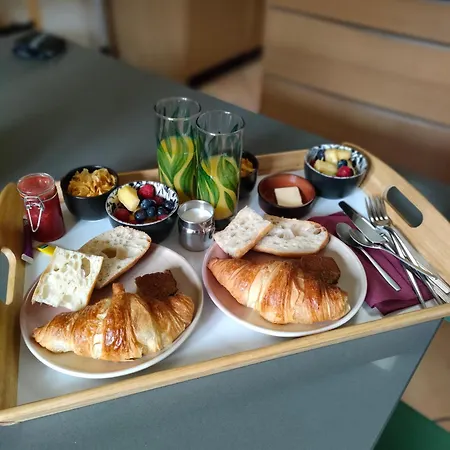 Bed & Breakfast La Chamade En Beaujolais *